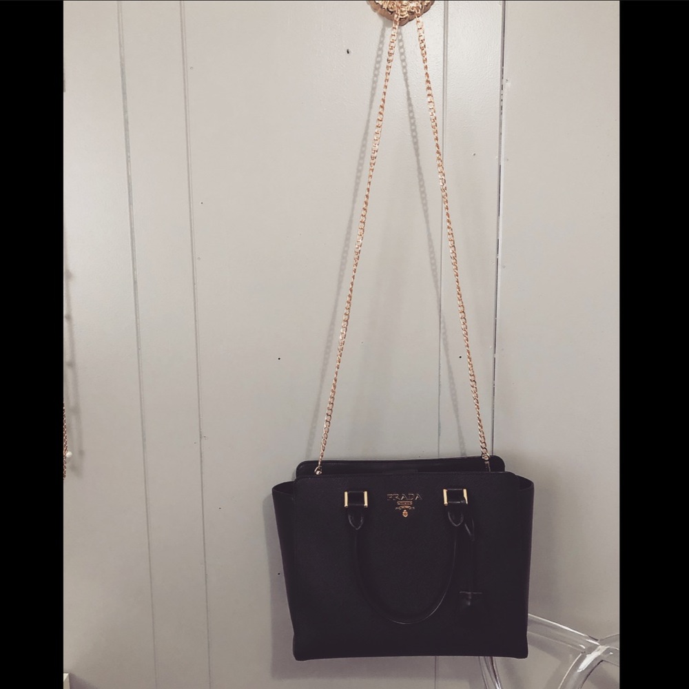 ✨LAST ONE✨[boutique] gold crossbody chain - Picture 4 of 8